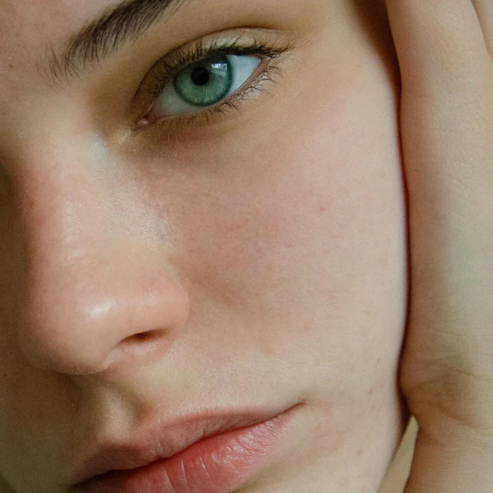 Peau déshydratée et peau sèche : comprendre les différences
