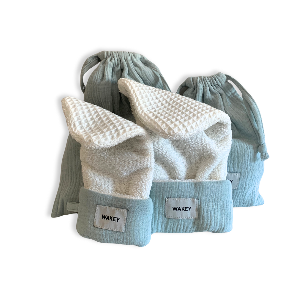 Duo de Gants Nettoyants Double-Face par WAKEY COSMÉTIQUES – vue complémentaire 4
