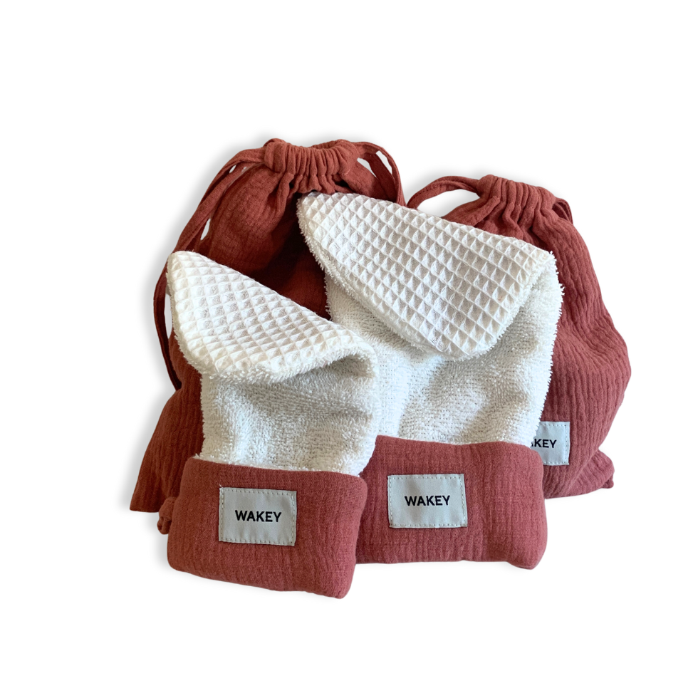 Duo de Gants Nettoyants Double-Face par WAKEY COSMÉTIQUES – vue complémentaire 5