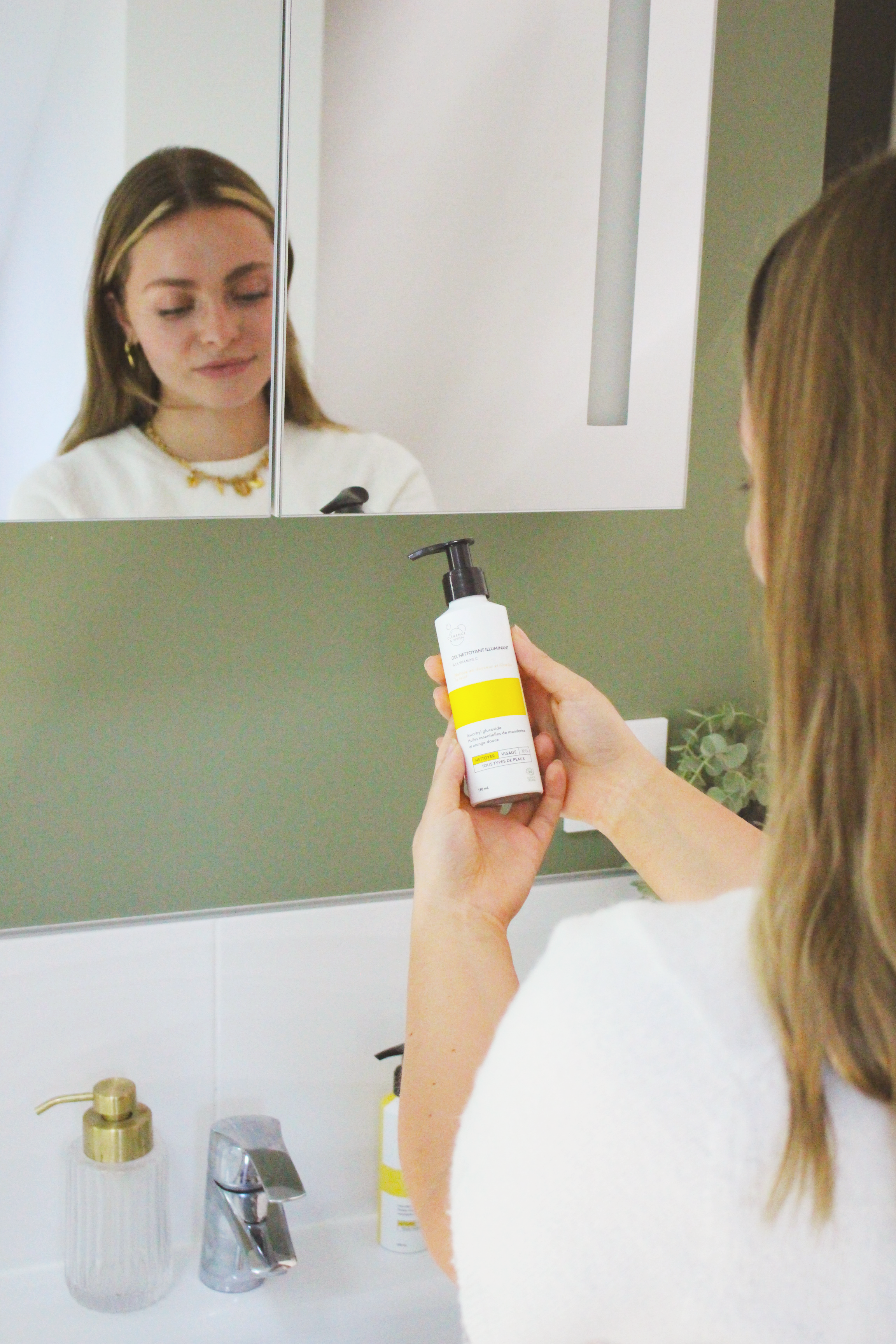 Gel Nettoyant Illuminant par CLÉMENCE & VIVIEN – vue complémentaire 3