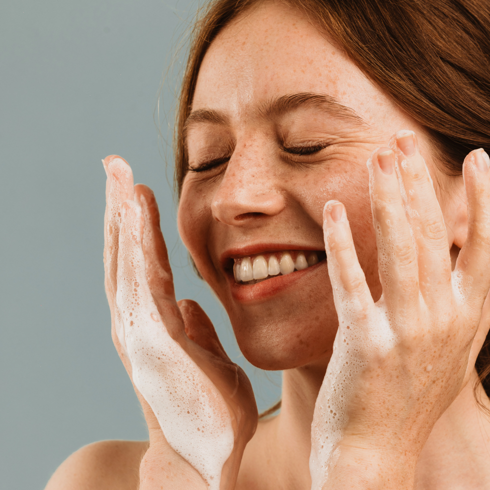 Nettoyant Visage Apaisant par UMAÏ – mise en situation du produit