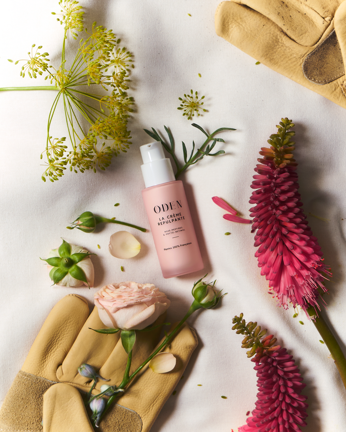 La Crème Repulpante Oden avec fleurs et plantes françaises