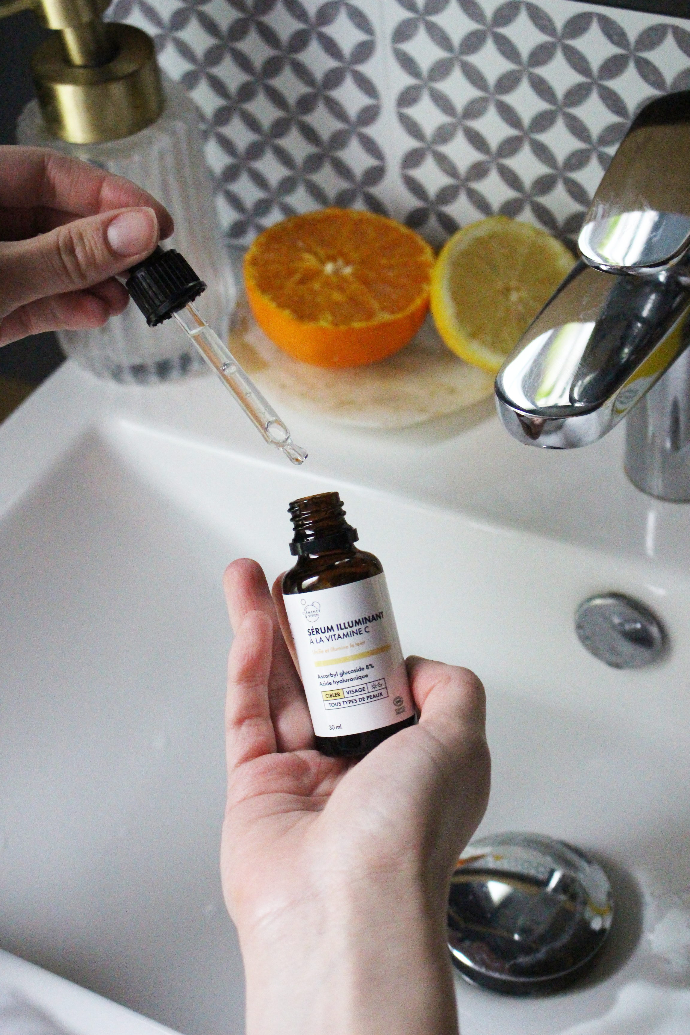Sérum Illuminant à la Vitamine C par CLÉMENCE & VIVIEN – vue complémentaire 3