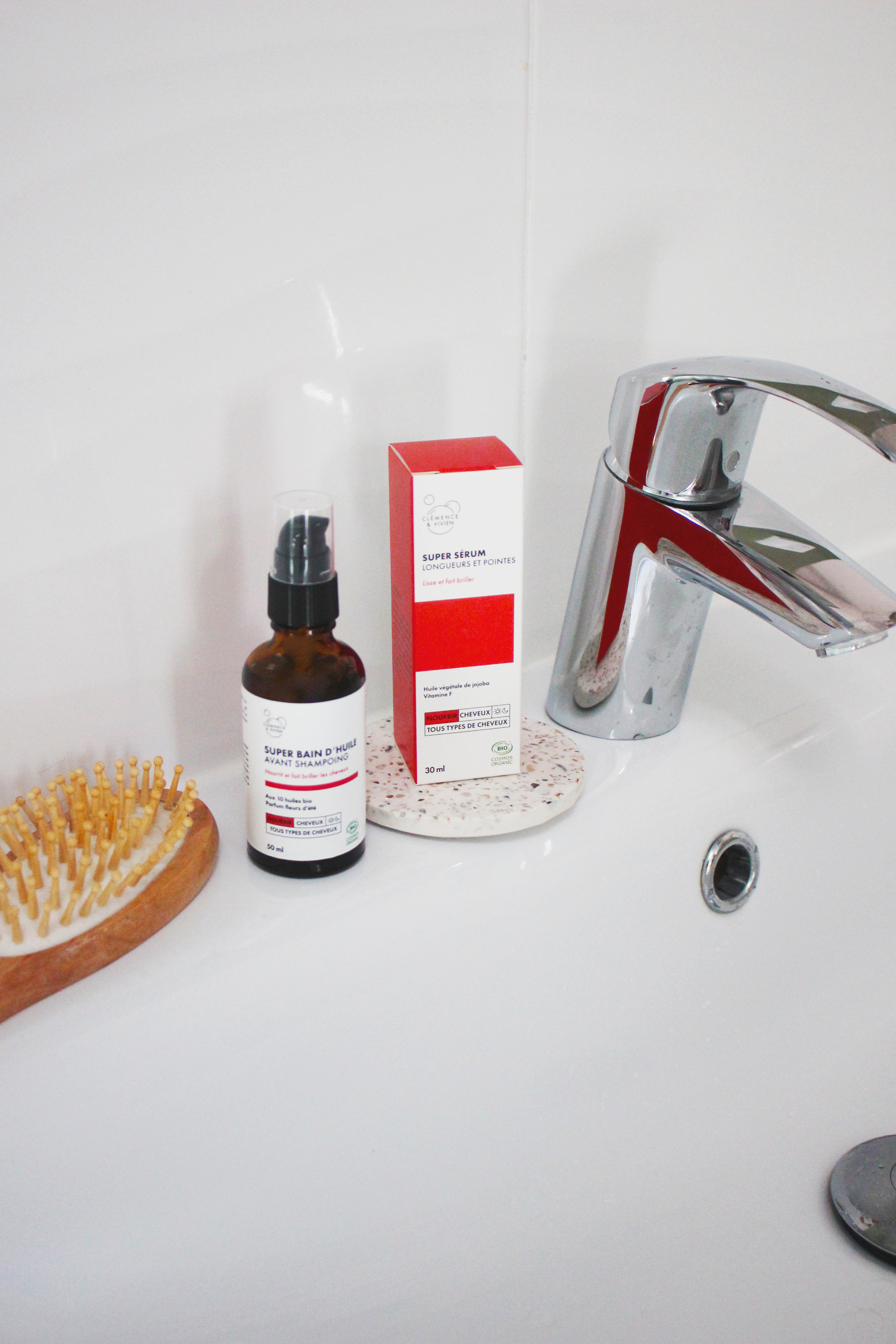 Super Sérum Longueurs et Pointes par CLÉMENCE & VIVIEN – mise en situation du produit