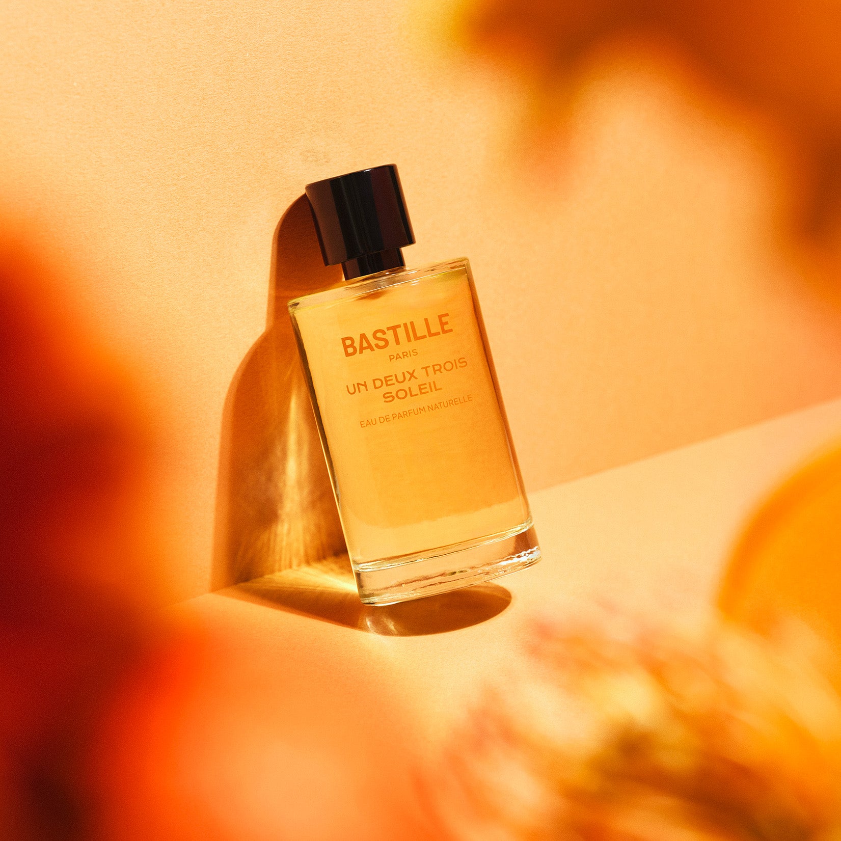 UN DEUX TROIS SOLEIL - Eau de parfum par BASTILLE – mise en situation du produit