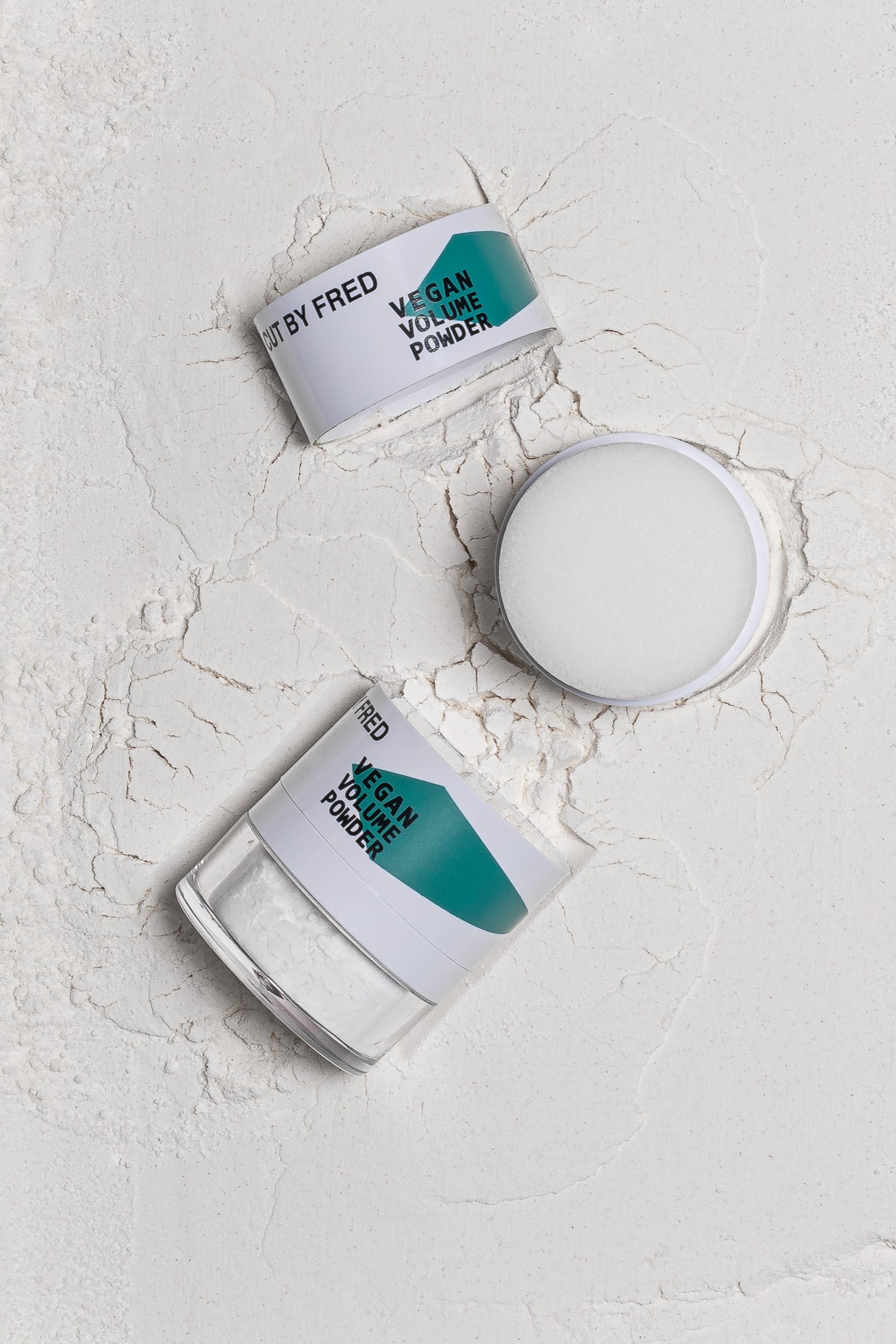 Vegan Volume Powder - Shampoing Sec par CUT BY FRED – mise en situation du produit